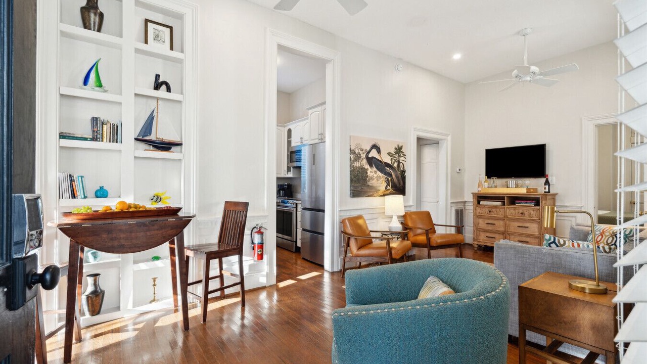 Photo of Livingroom in Downtown Charleston