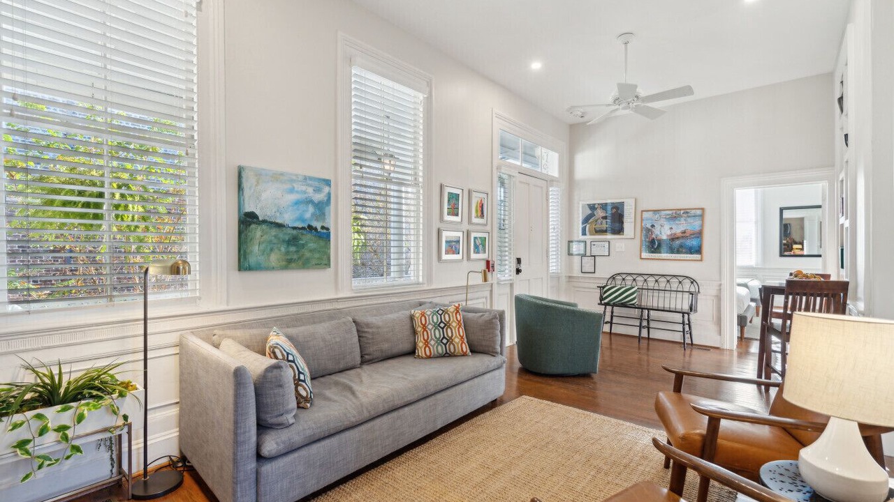Photo of Livingroom in Downtown Charleston