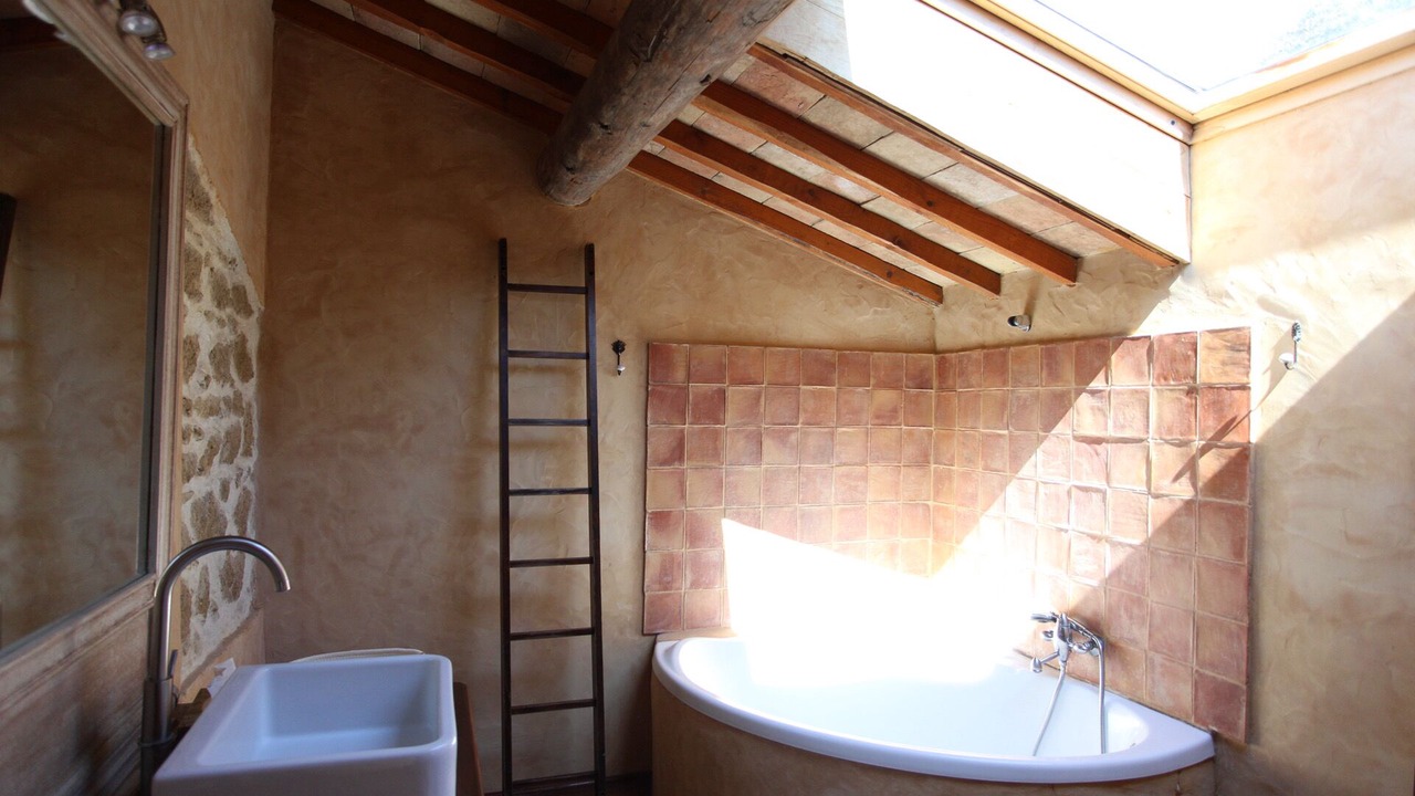 Photo of Bathroom in Beaumes-de-Venise