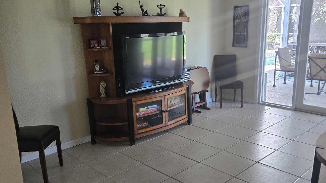 Photo of Livingroom in Yacht Club