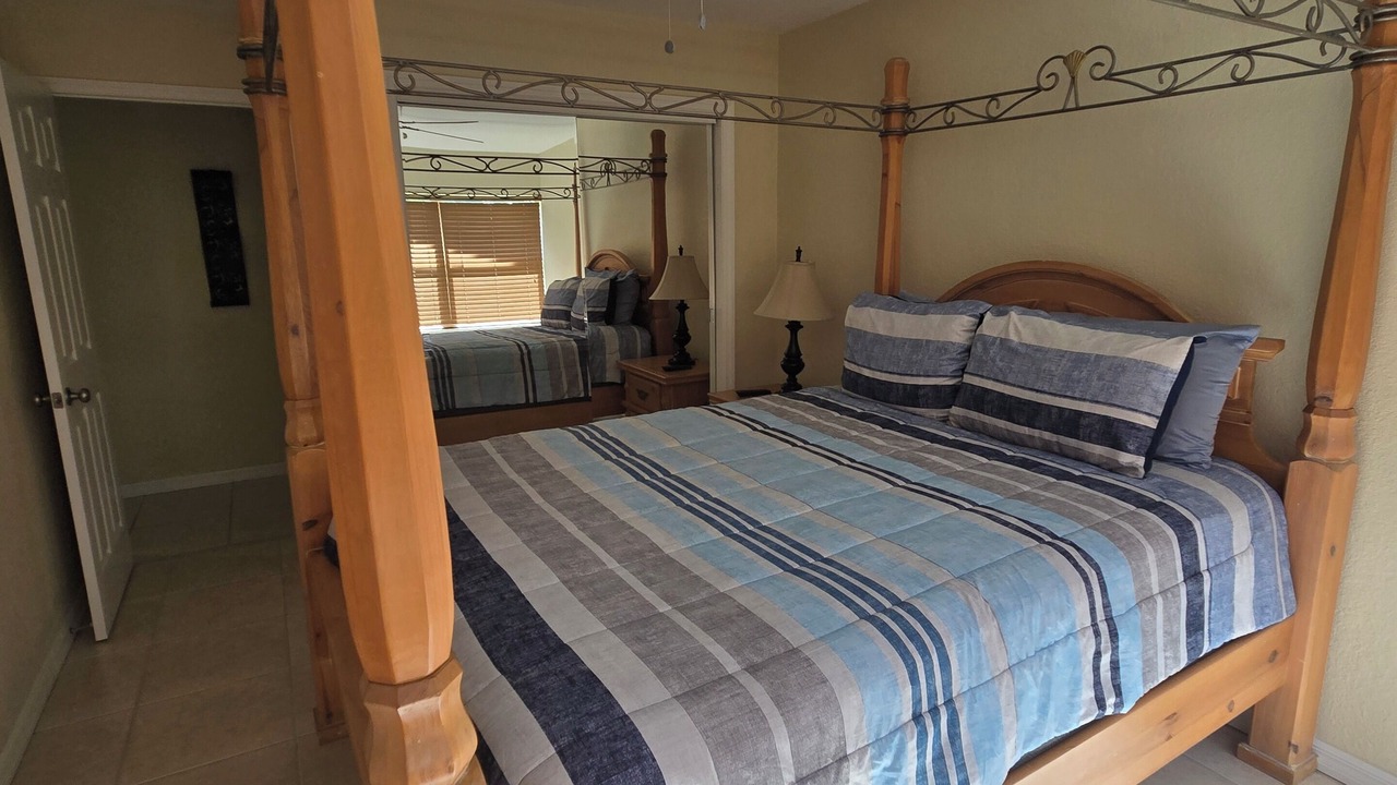 Photo of Bedroom in Yacht Club