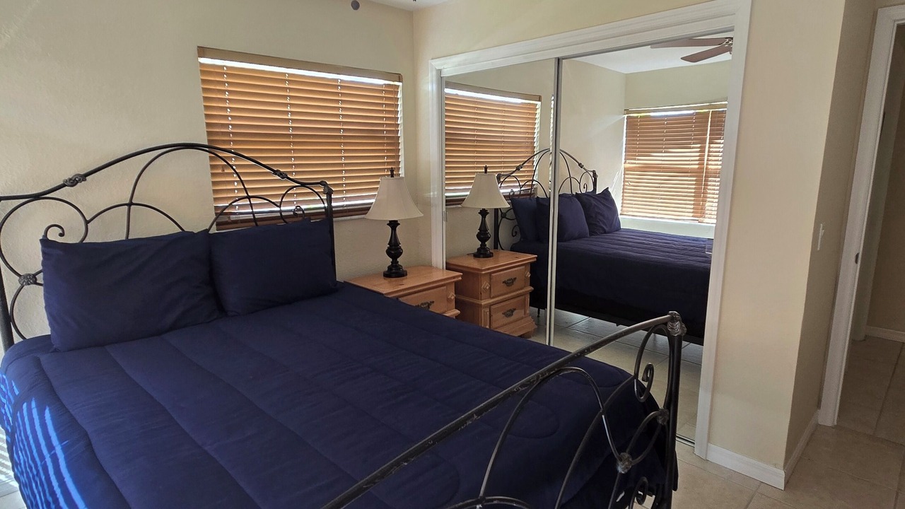 Photo of Bedroom in Yacht Club