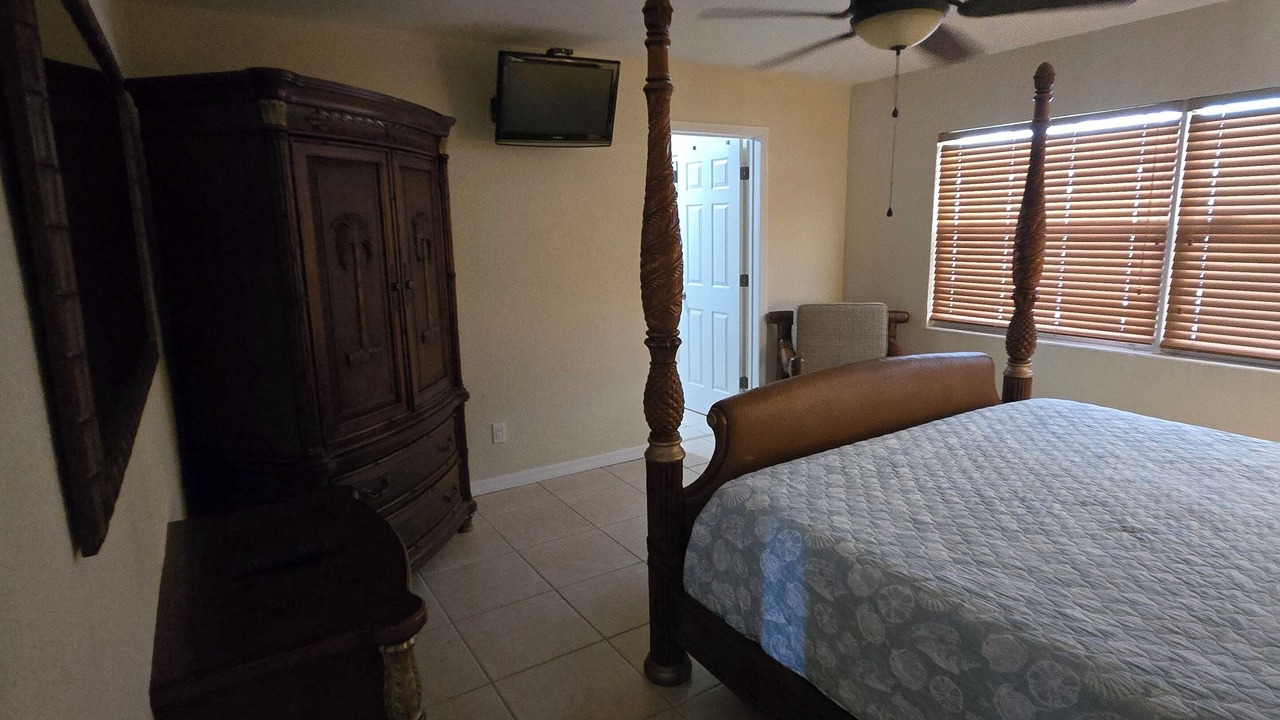 Photo of Bedroom in Yacht Club