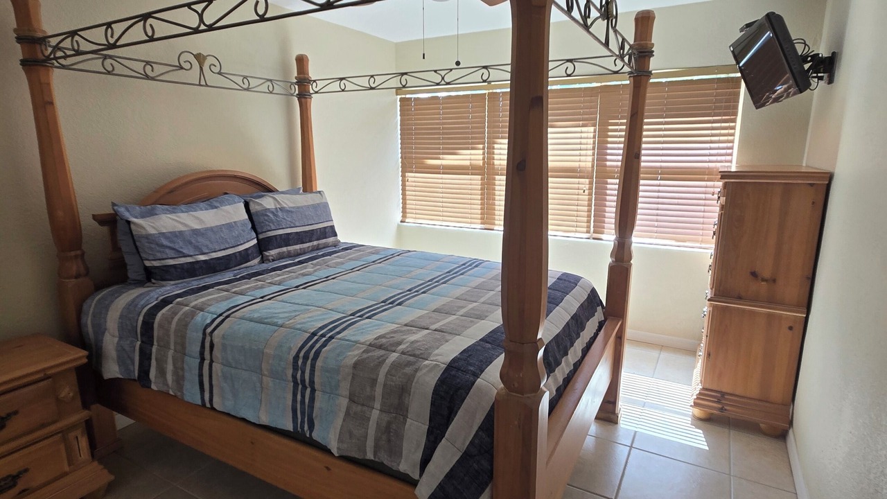 Photo of Bedroom in Yacht Club