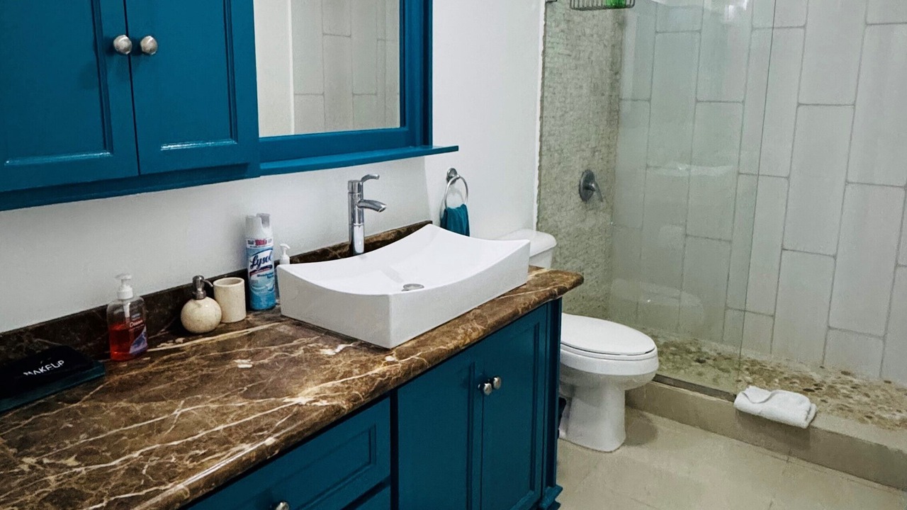 Photo of Bathroom in Tower Isle