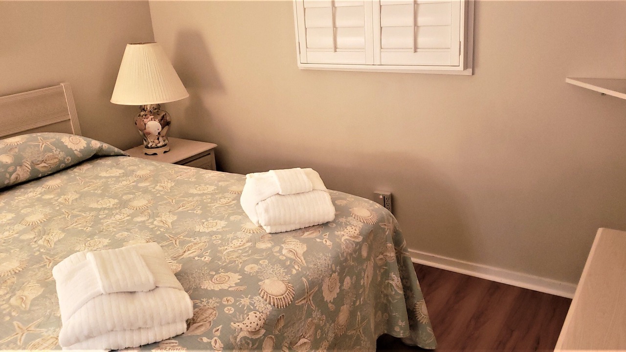 Photo of Bedroom in Folly Field
