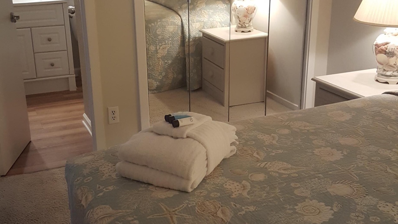Photo of Bedroom in Folly Field