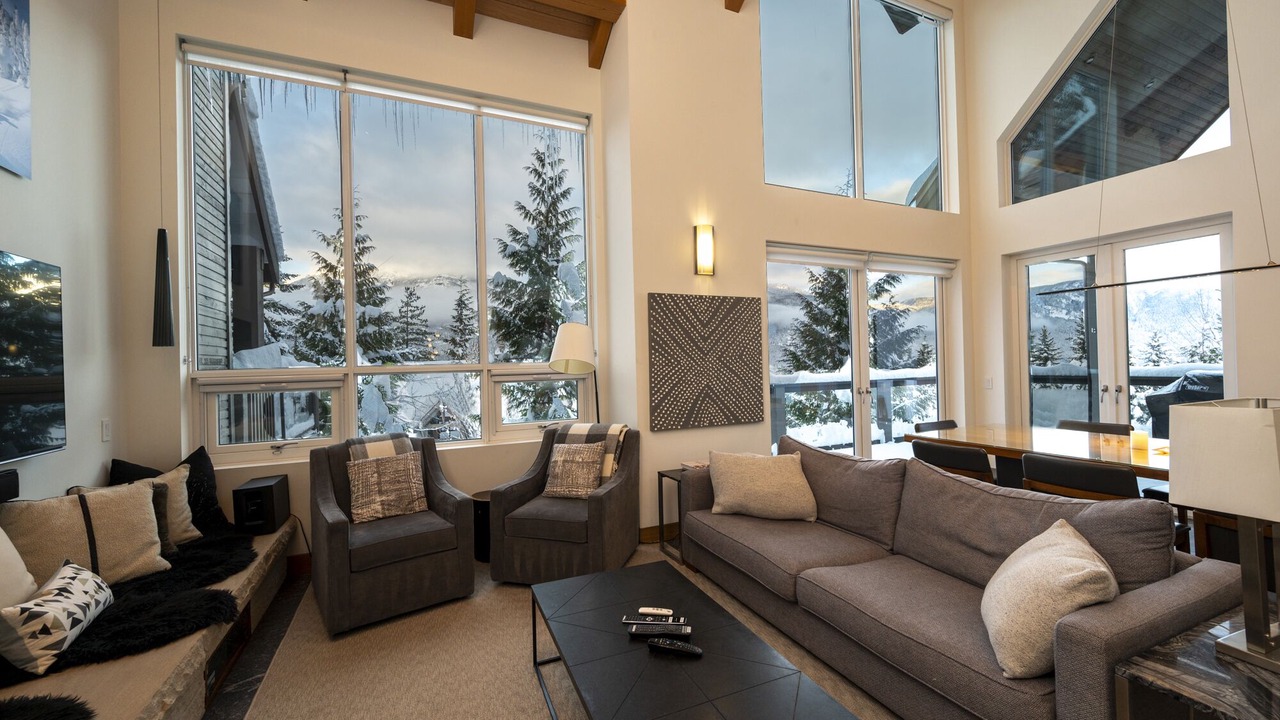 Photo of Livingroom in Upper Village