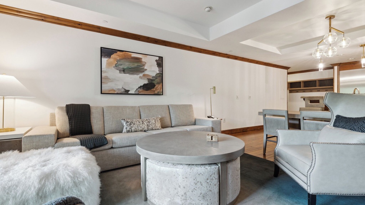 Photo of Livingroom in Downtown