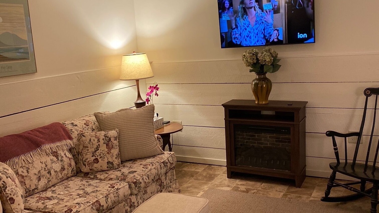 Photo of Livingroom in Mystic - New London