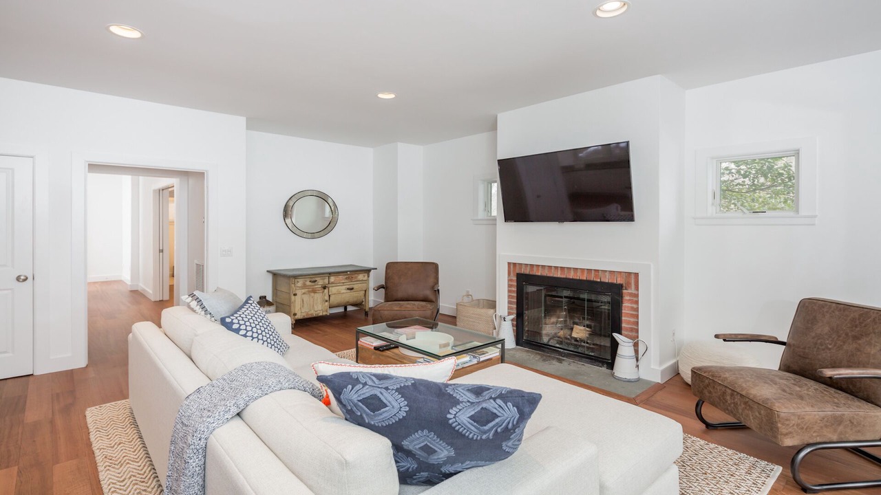 Photo of Livingroom in East Hampton North