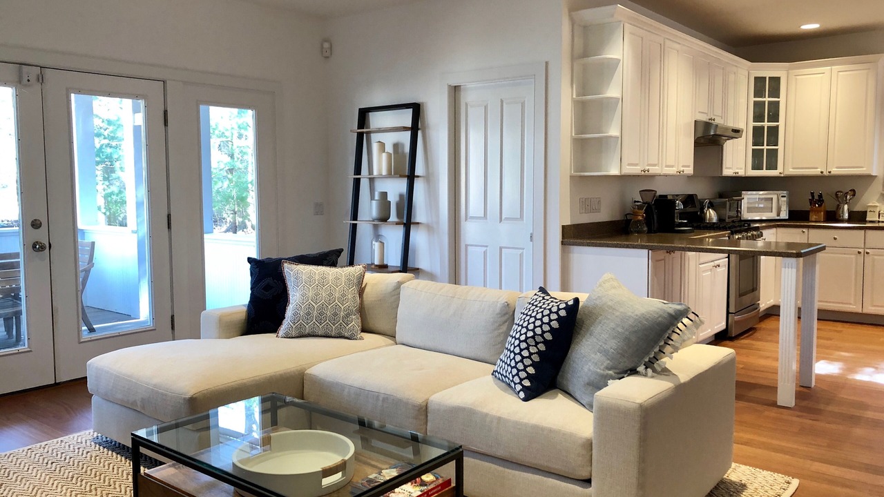 Photo of Livingroom in East Hampton North