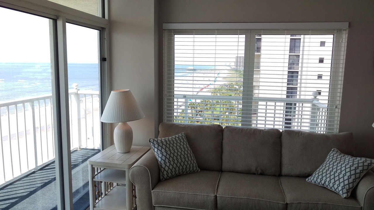 Photo of Livingroom in Arcadian Shores