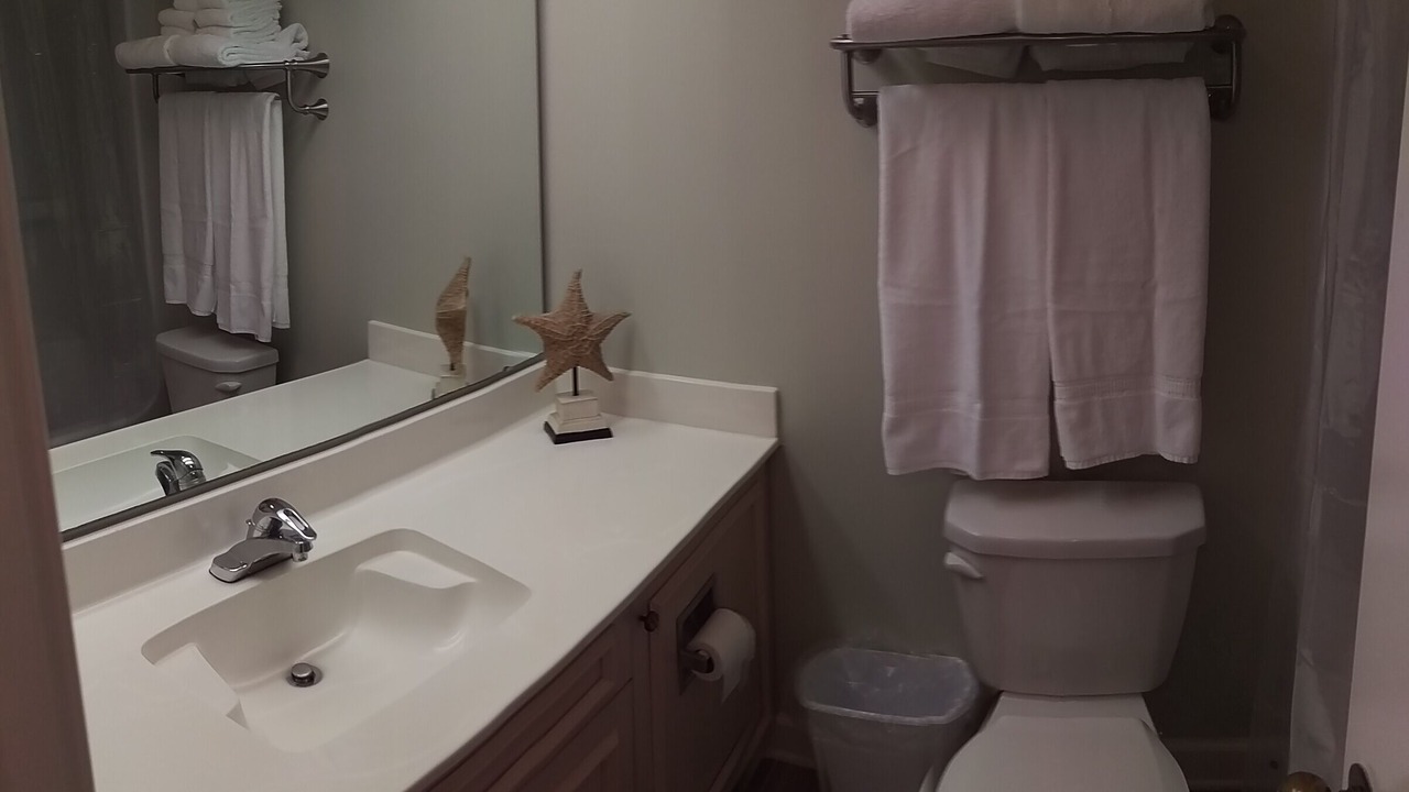 Photo of Bathroom in Arcadian Shores