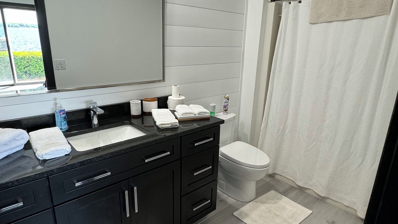 Photo of Bathroom in Arkdale