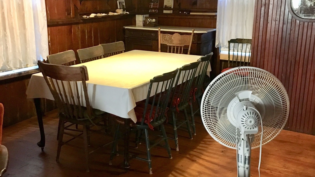 Photo of Livingroom in Westbrook Center