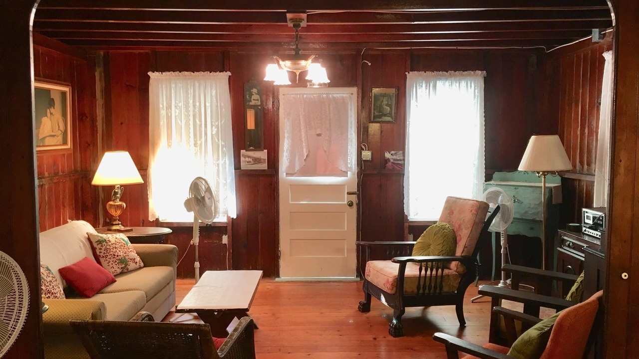 Photo of Livingroom in Westbrook Center