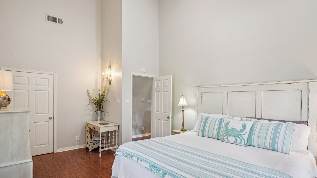 Photo of Bedroom in Mandeville