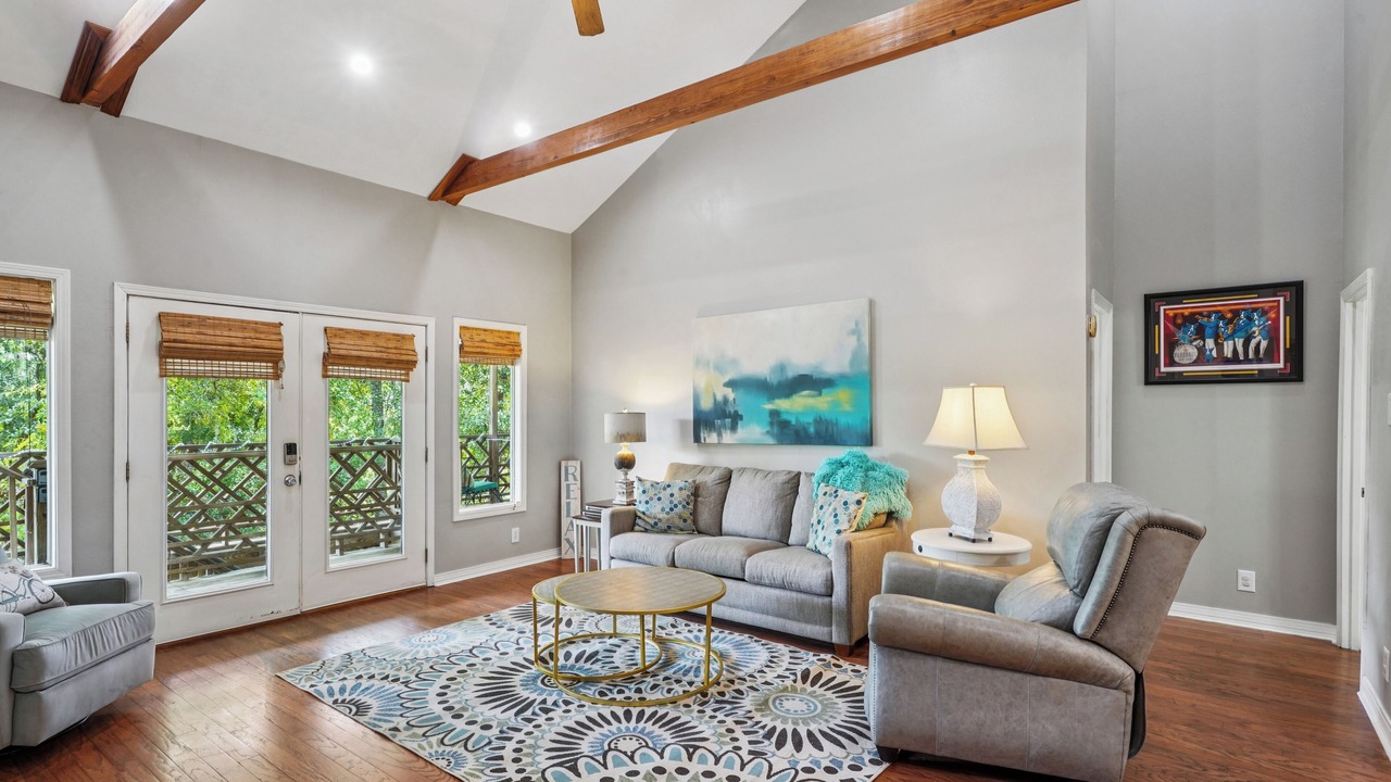 Photo of Livingroom in Mandeville