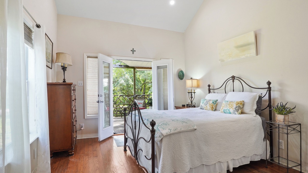 Photo of Bedroom in Mandeville