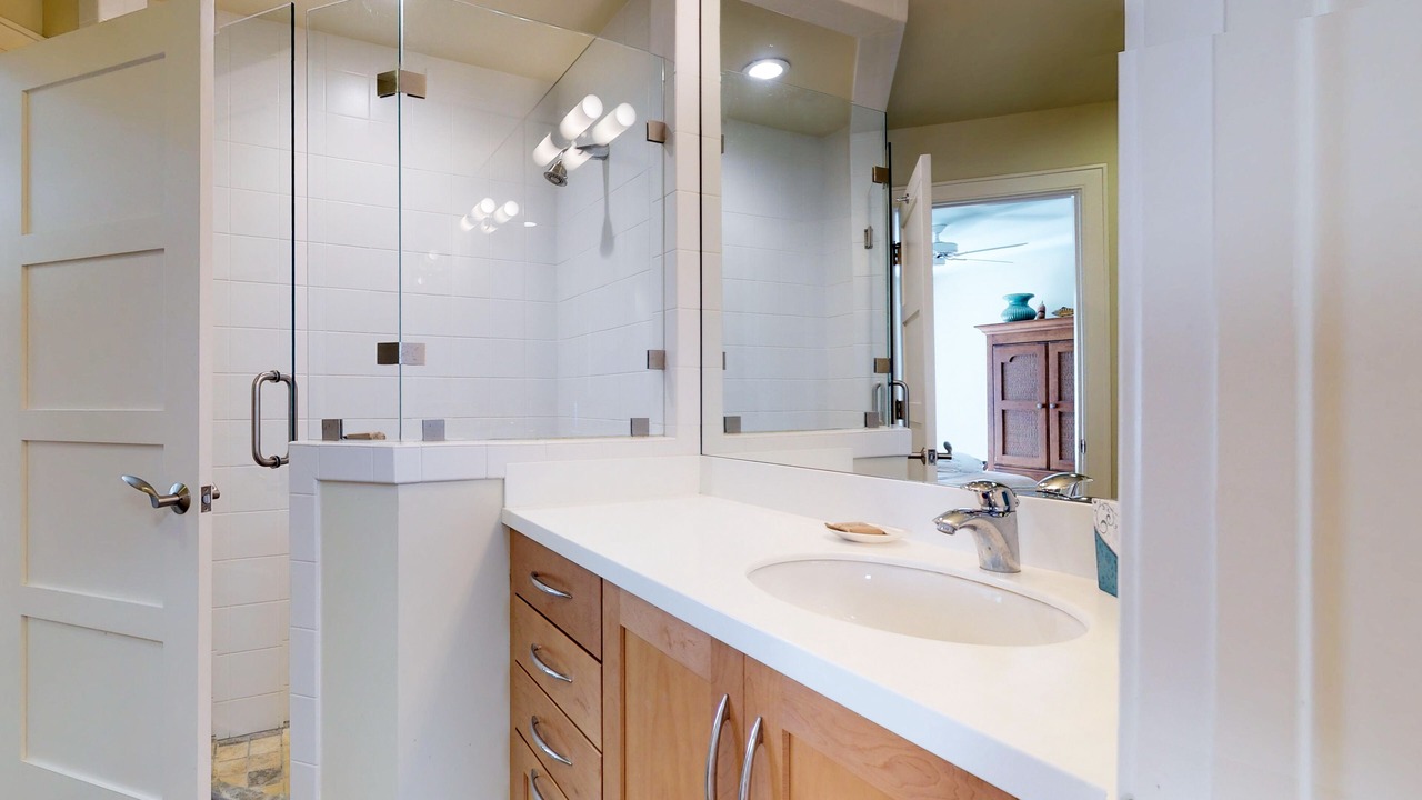 Photo of Bathroom in Beach Lagoon