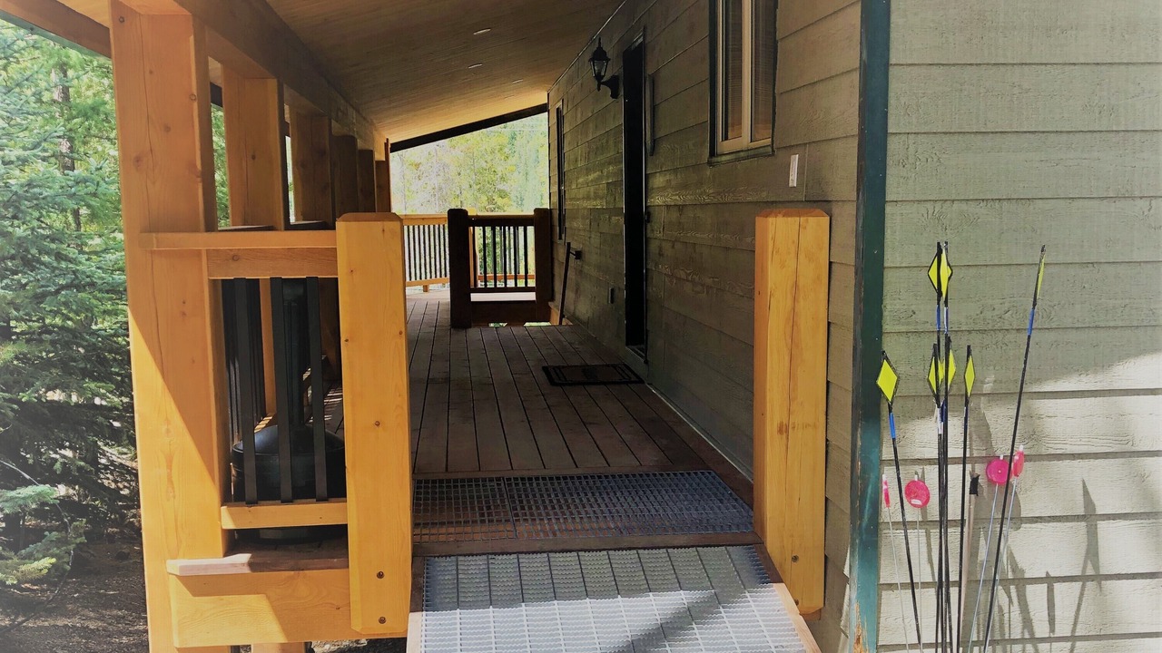 Photo of Patio Balcony in East Kootenay