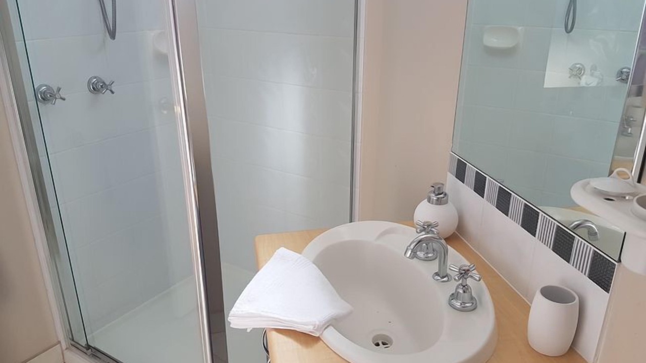 Photo of Bathroom in Ventnor