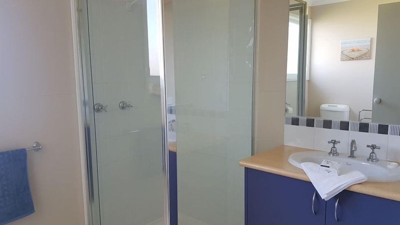 Photo of Bathroom in Ventnor