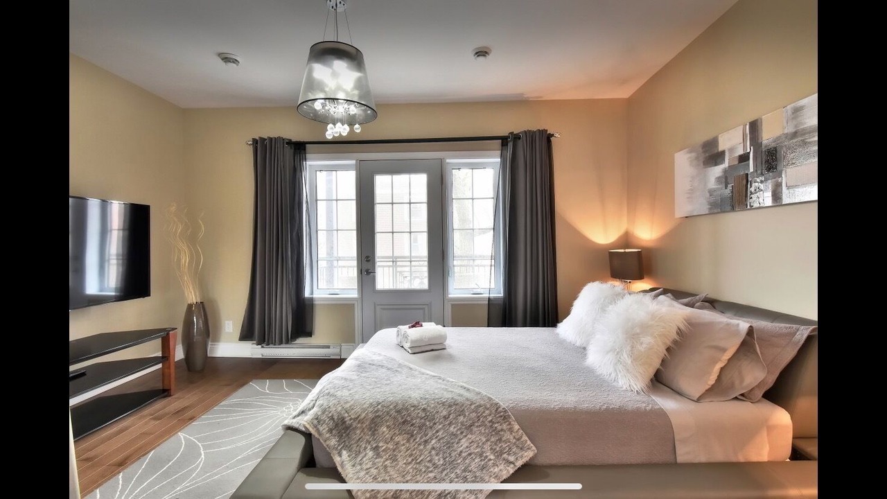 Photo of Bedroom in Cote-Des-Neiges—Notre-Dame-De-Grace