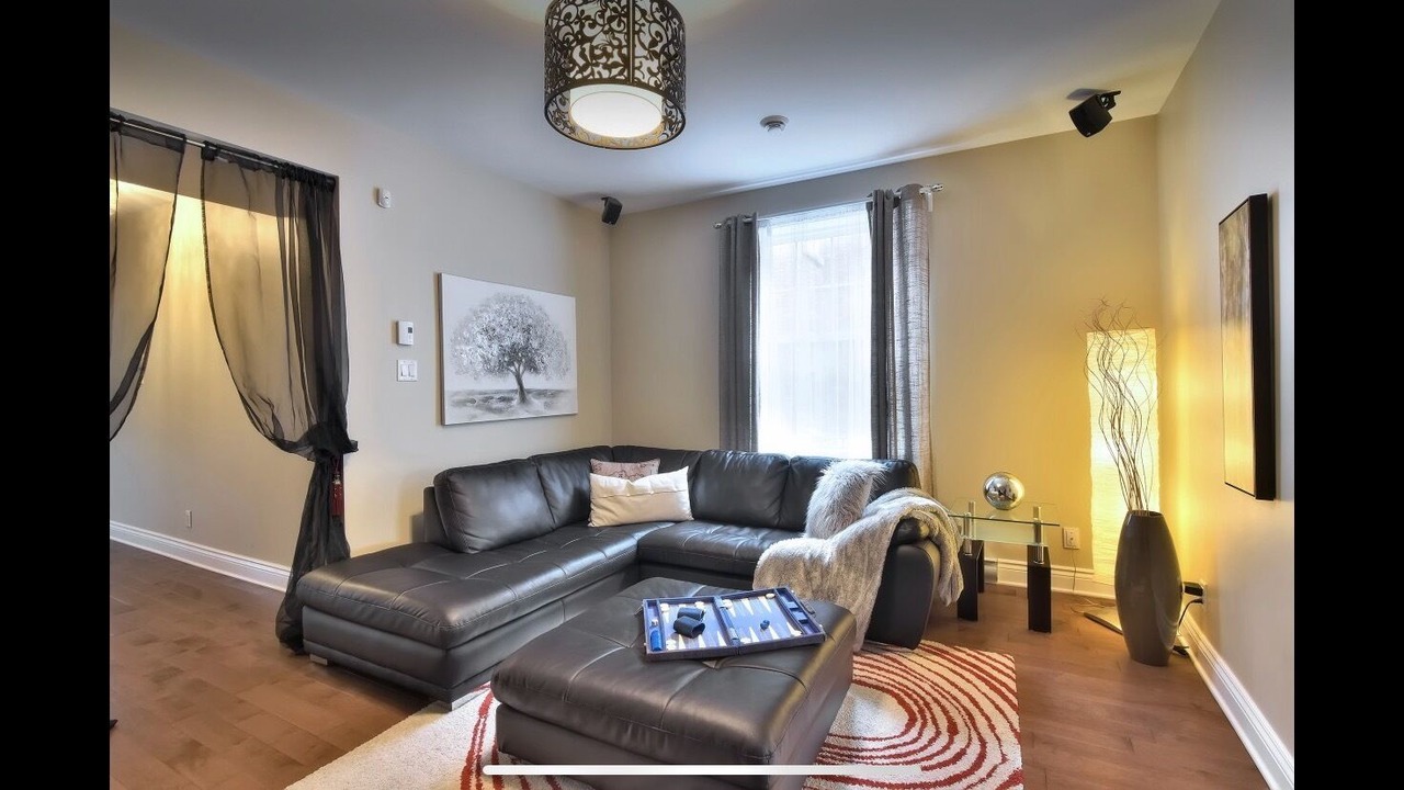 Photo of Livingroom in Cote-Des-Neiges—Notre-Dame-De-Grace