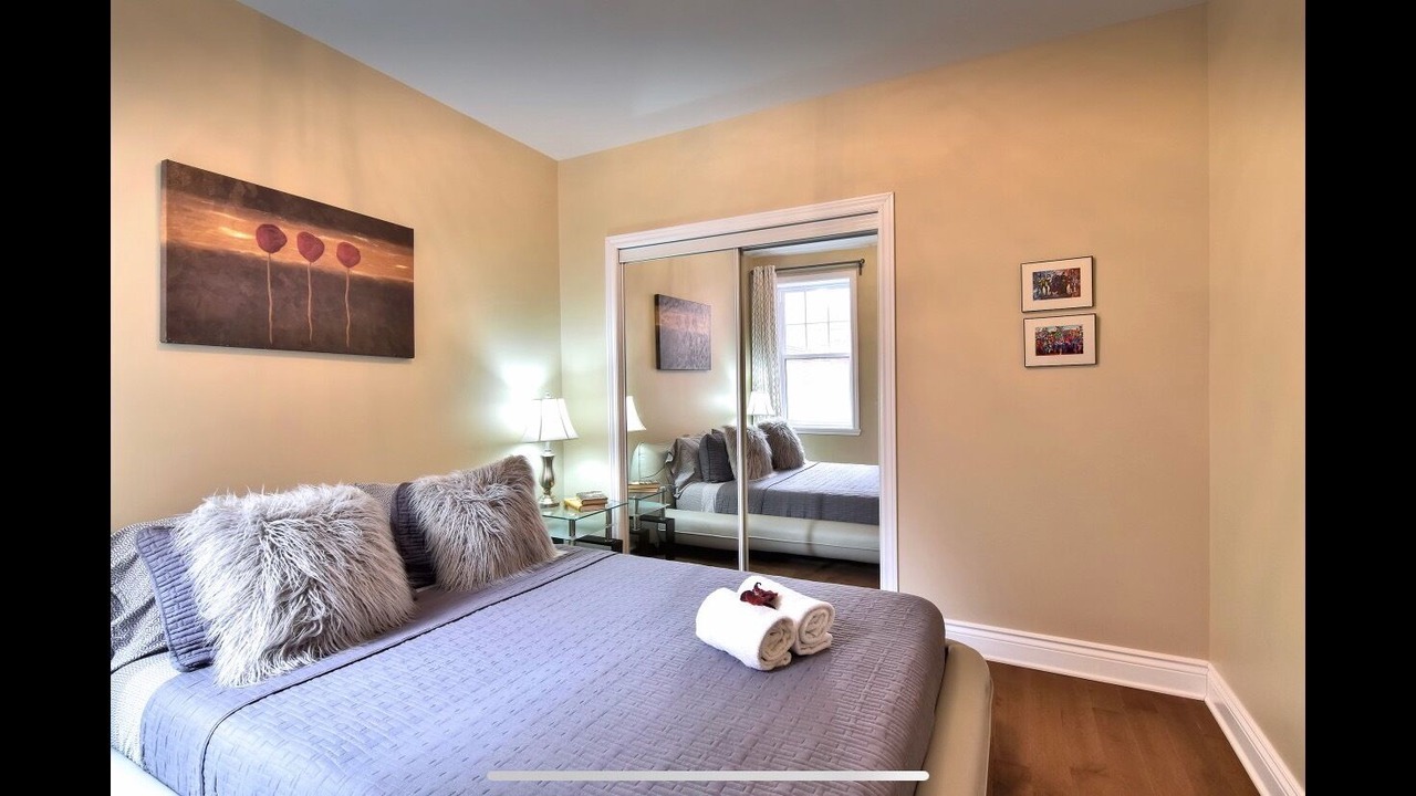 Photo of Bedroom in Cote-Des-Neiges—Notre-Dame-De-Grace