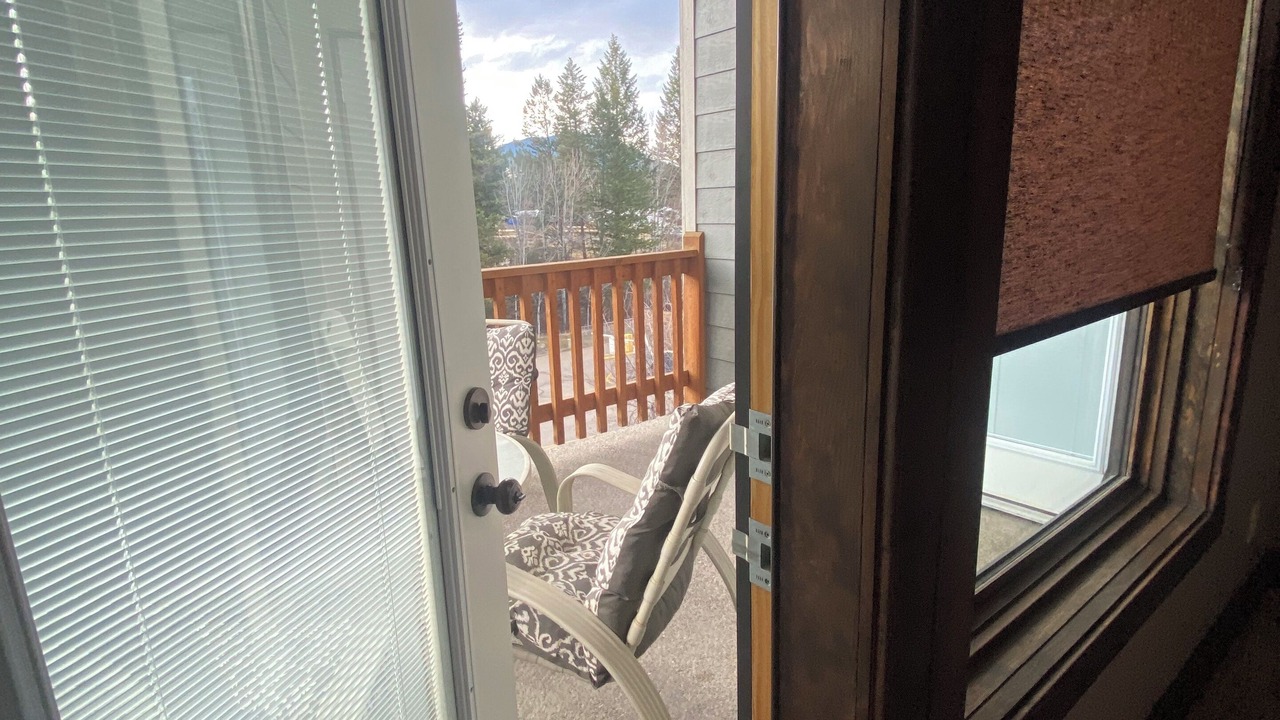 Photo of Patio Balcony in East Kootenay