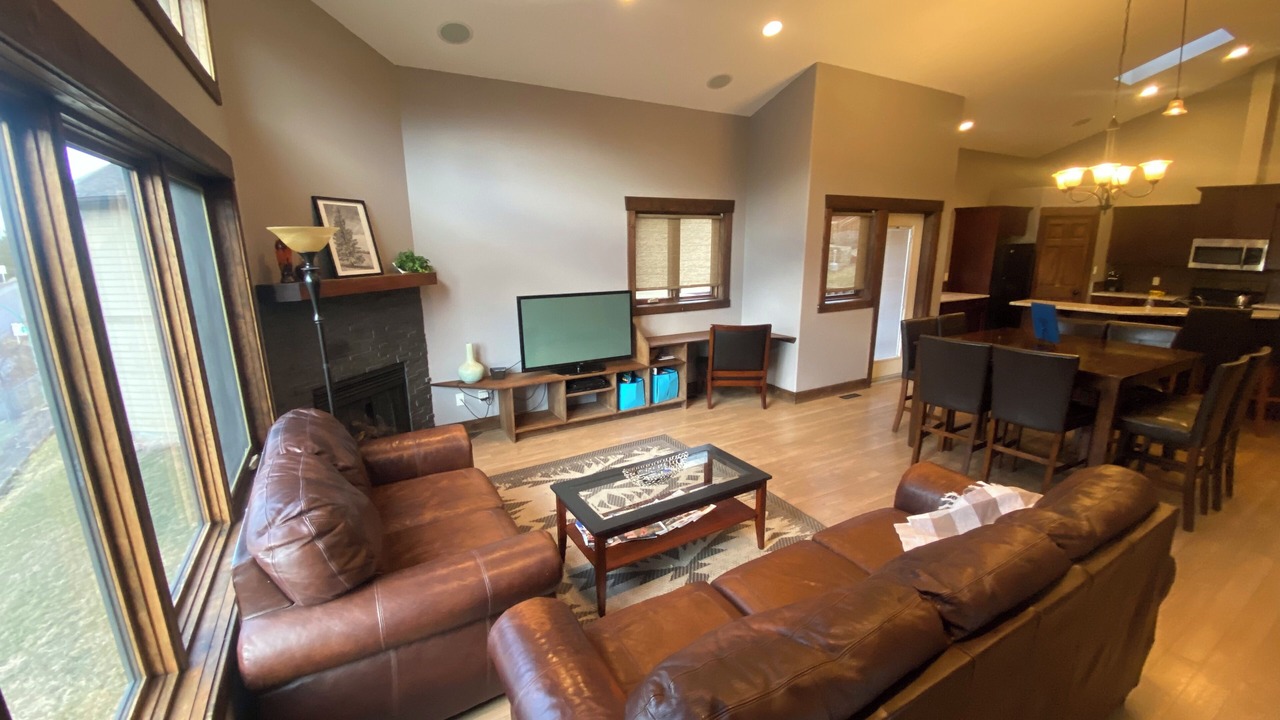 Photo of Livingroom in East Kootenay