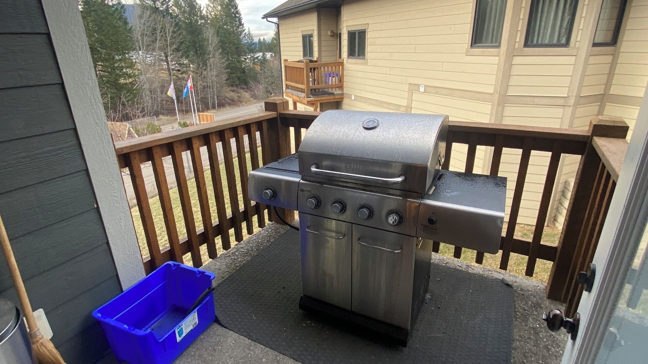Photo of Patio Balcony in East Kootenay