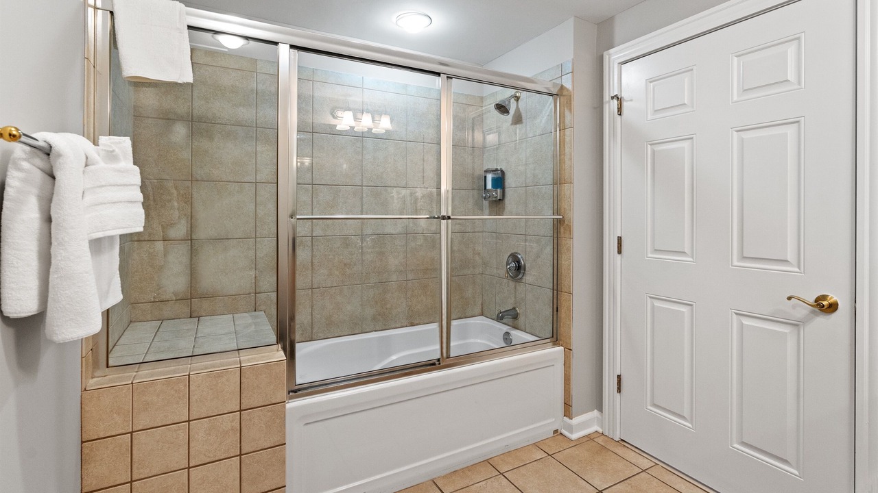 Photo of Bathroom in Arcadian Shores