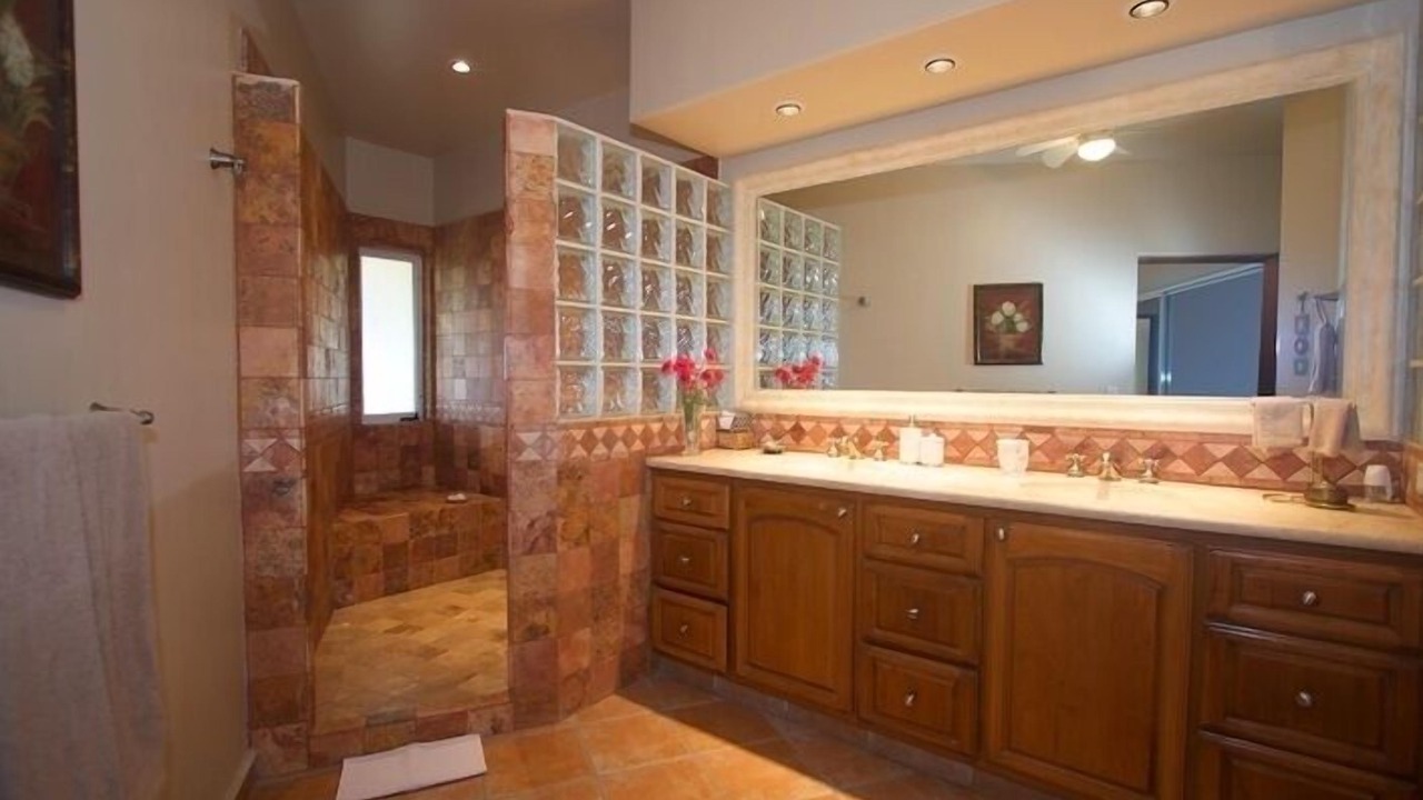 Photo of Bathroom in Zona Hotelera