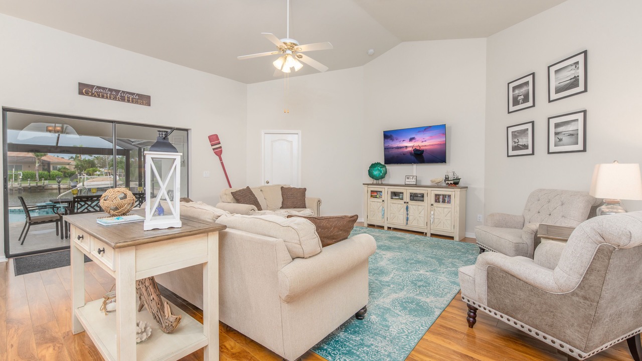 Photo of Livingroom in Pelican