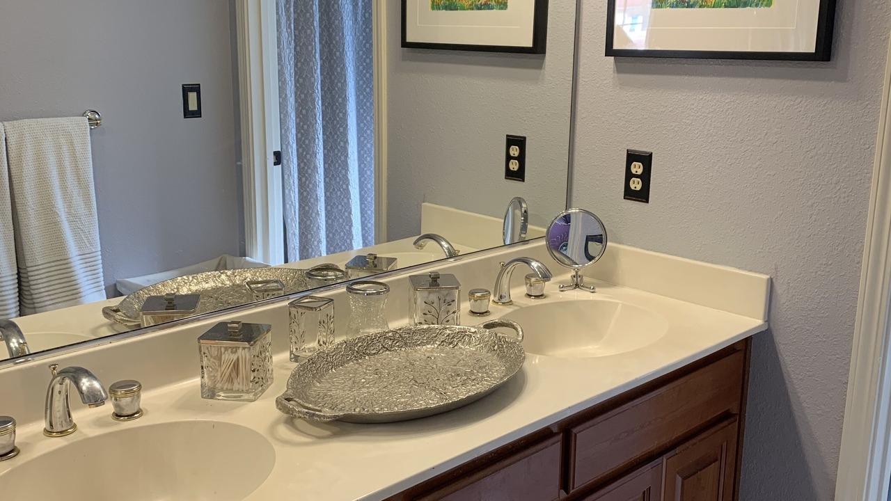 Photo of Bathroom in Sunshine Gardens