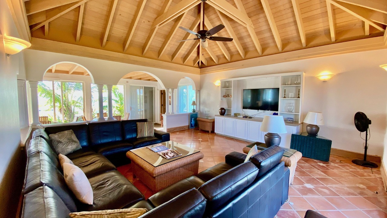 Photo of Livingroom in Ocean Point