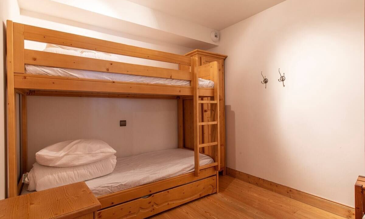 Photo of Bedroom in Arc-1800