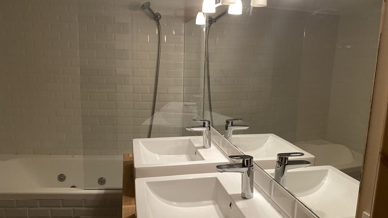 Photo of Bathroom in Huez