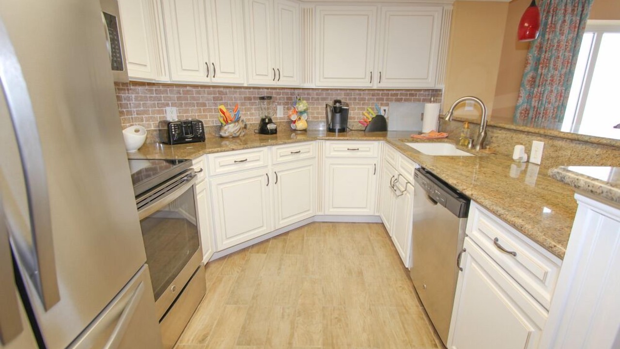 Photo of Kitchen in Arcadian Shores