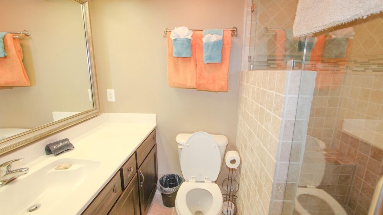 Photo of Bathroom in Arcadian Shores