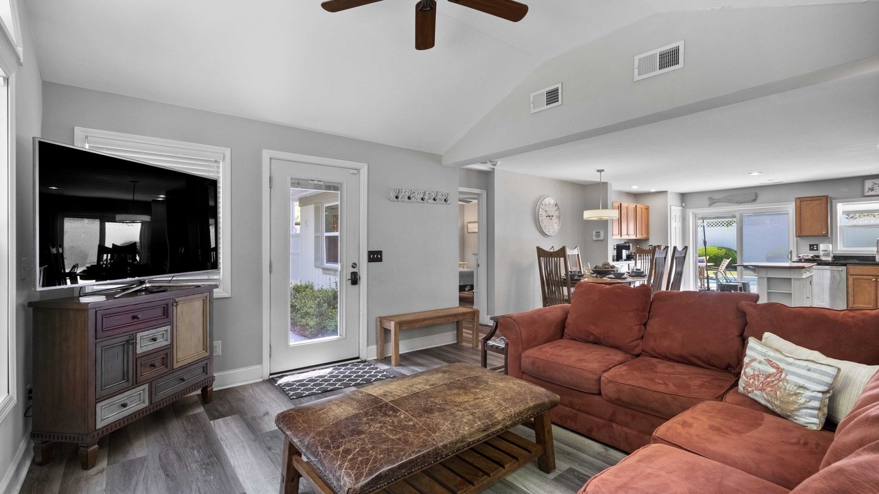 Photo of Livingroom in Folly Field