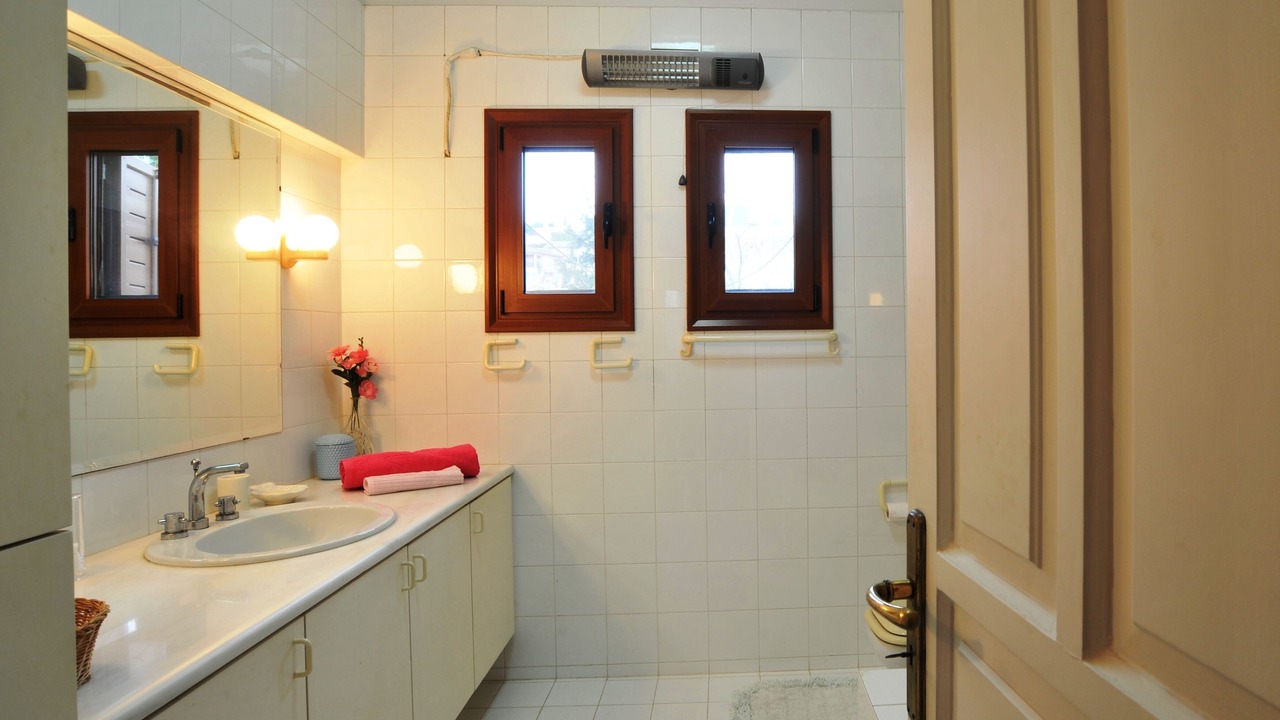 Photo of Bathroom in Anavyssos