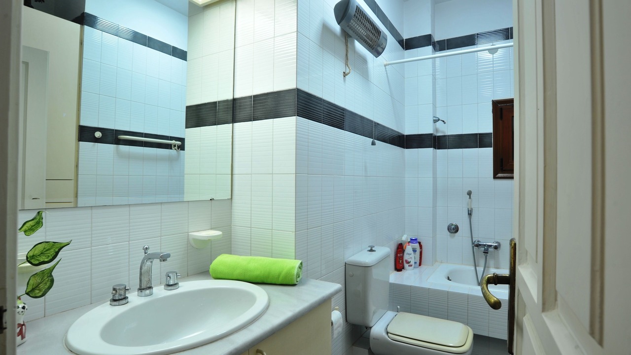 Photo of Bathroom in Anavyssos