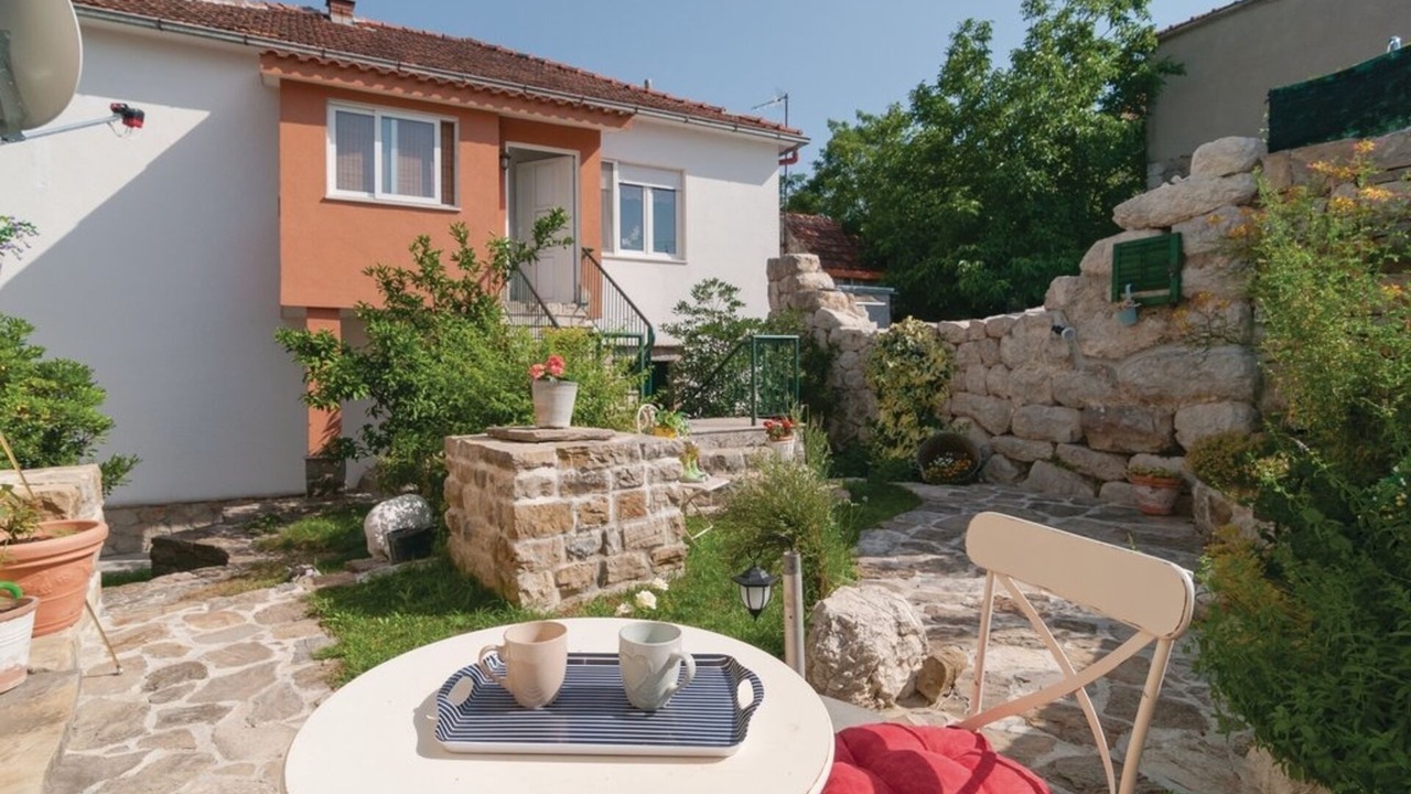 Photo of Outdoor in Srinjine