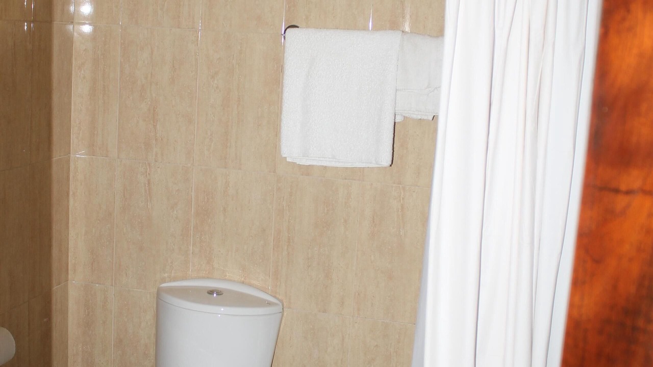 Photo of Bathroom in Asylum Down
