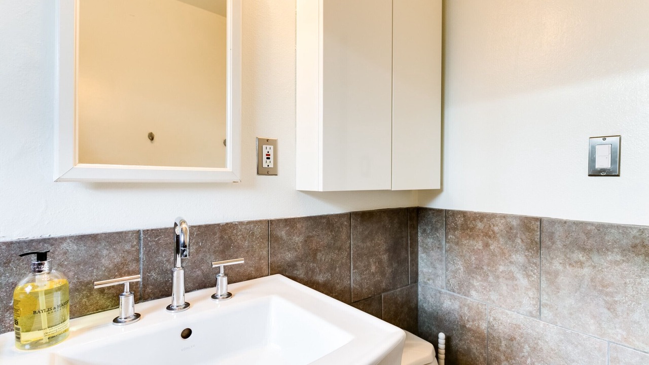 Photo of Bathroom in Mar Vista