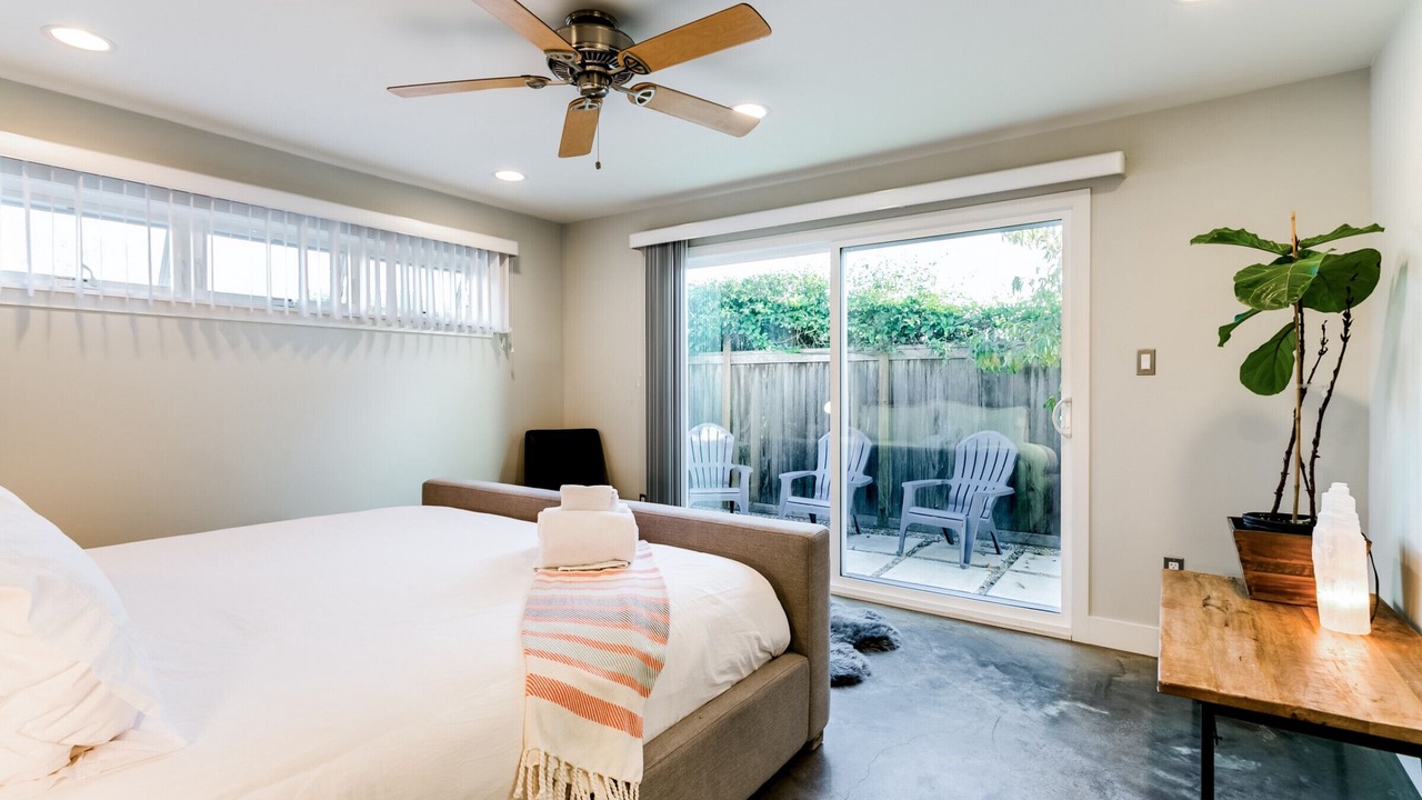 Photo of Bedroom in Mar Vista